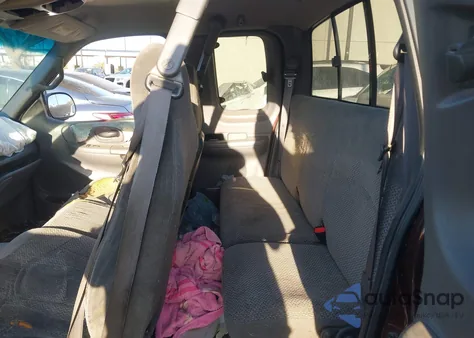 2000 Ford F150 z USA, uszkodzony, nr VIN 1FTRX17W5YKA04919